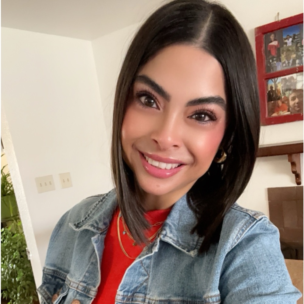 Meet your Posher, Mayra